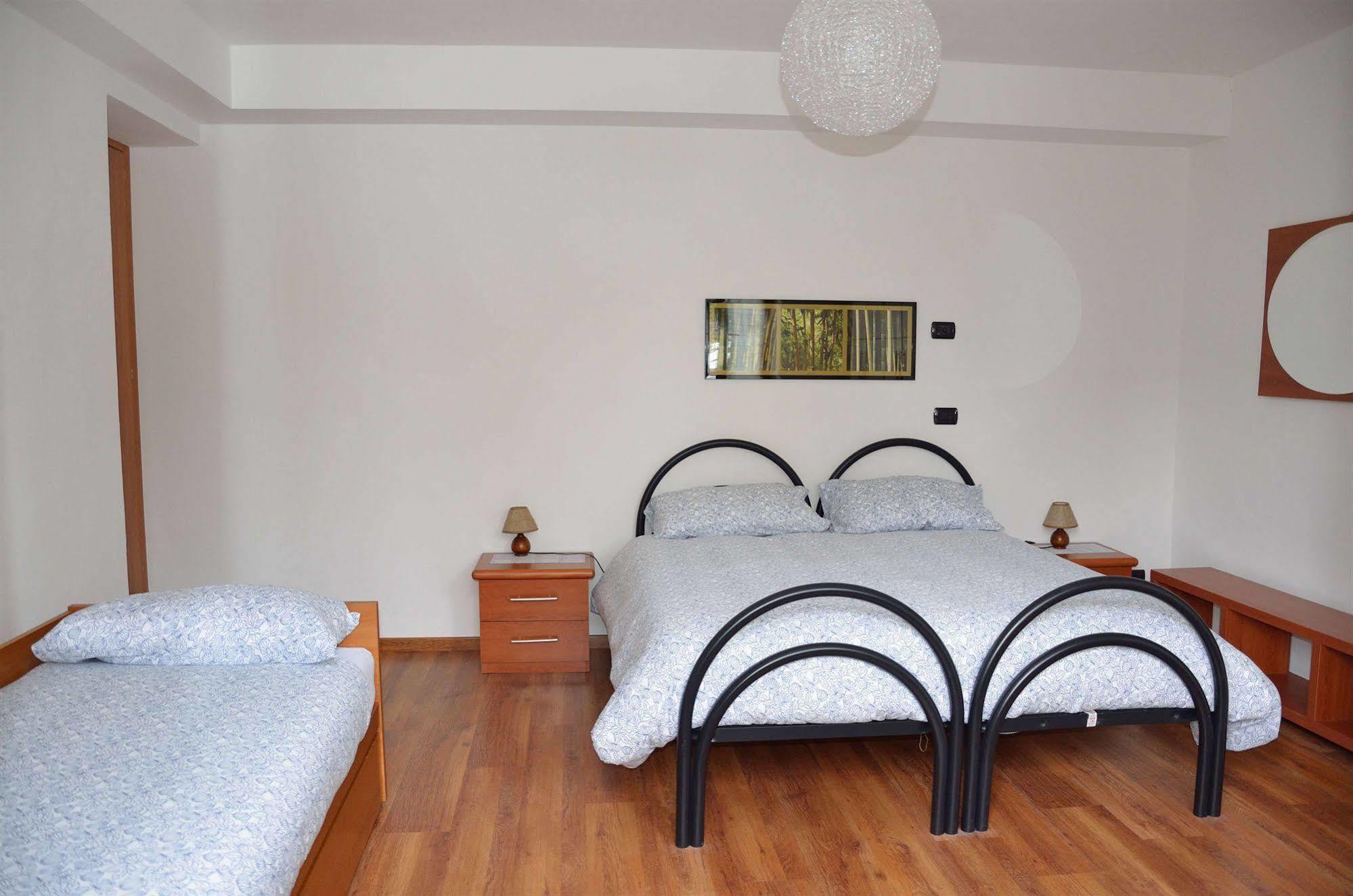 B&B Sosta Sul Lago Lezzeno Extérieur photo